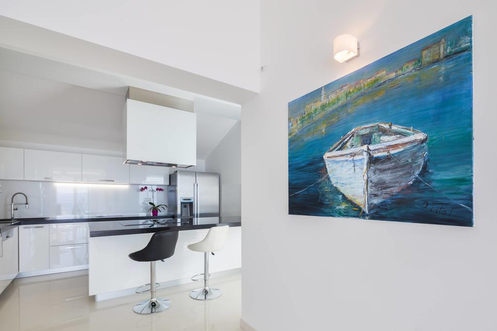 Beach Penthouse Diamond Омиш Экстерьер фото