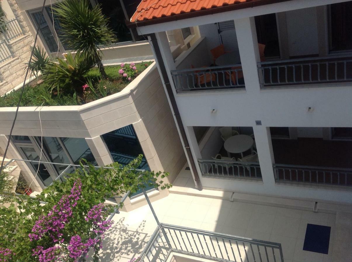Beach Penthouse Diamond Омиш Экстерьер фото